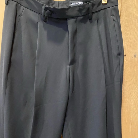 TOM FORD
Pleated Wide-Leg Pants
size 10 unhemmed - Picture 3 of 8